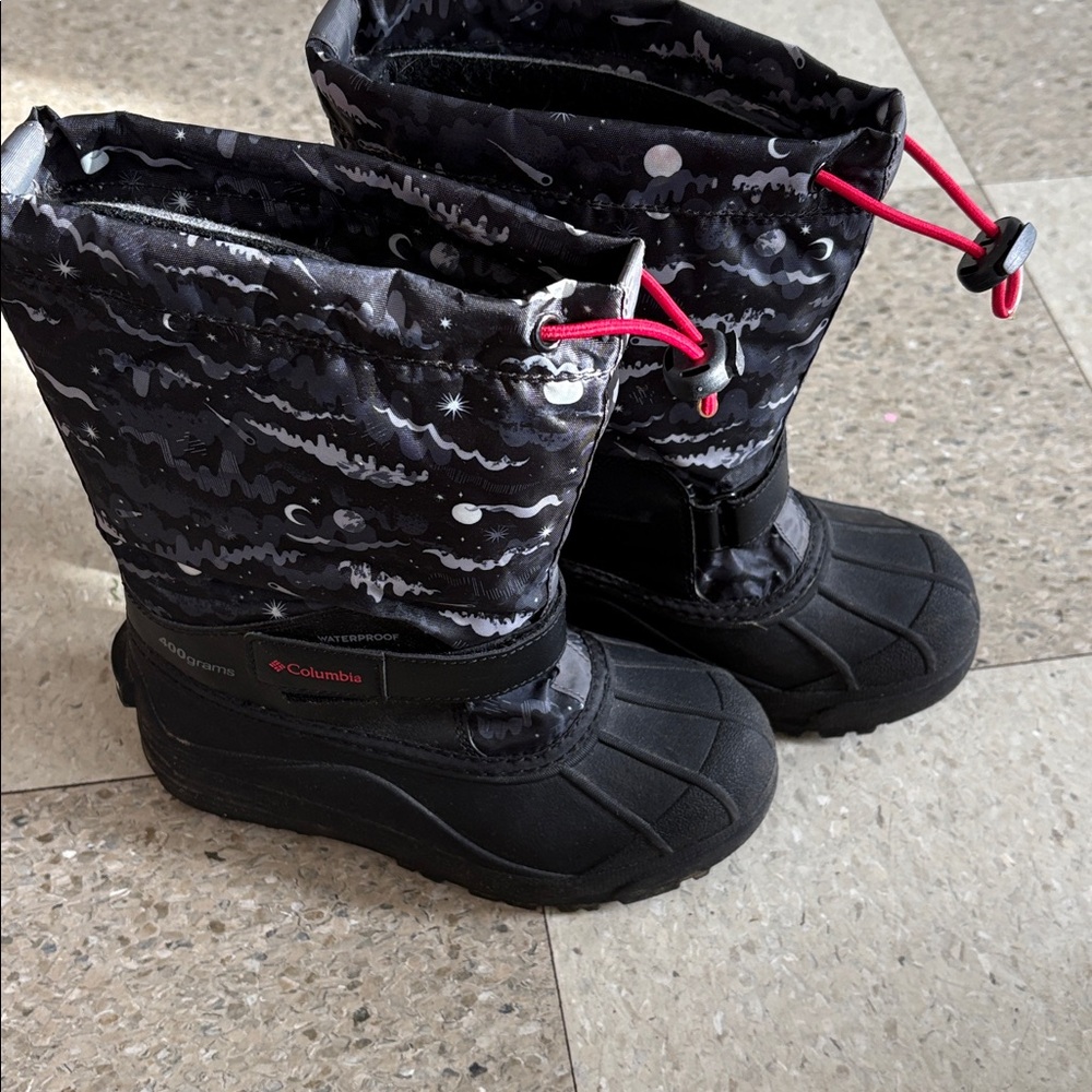 Columbia Waterproof Insulated Snow Boots Black Gray Moon Stars Print Kids Size 2
